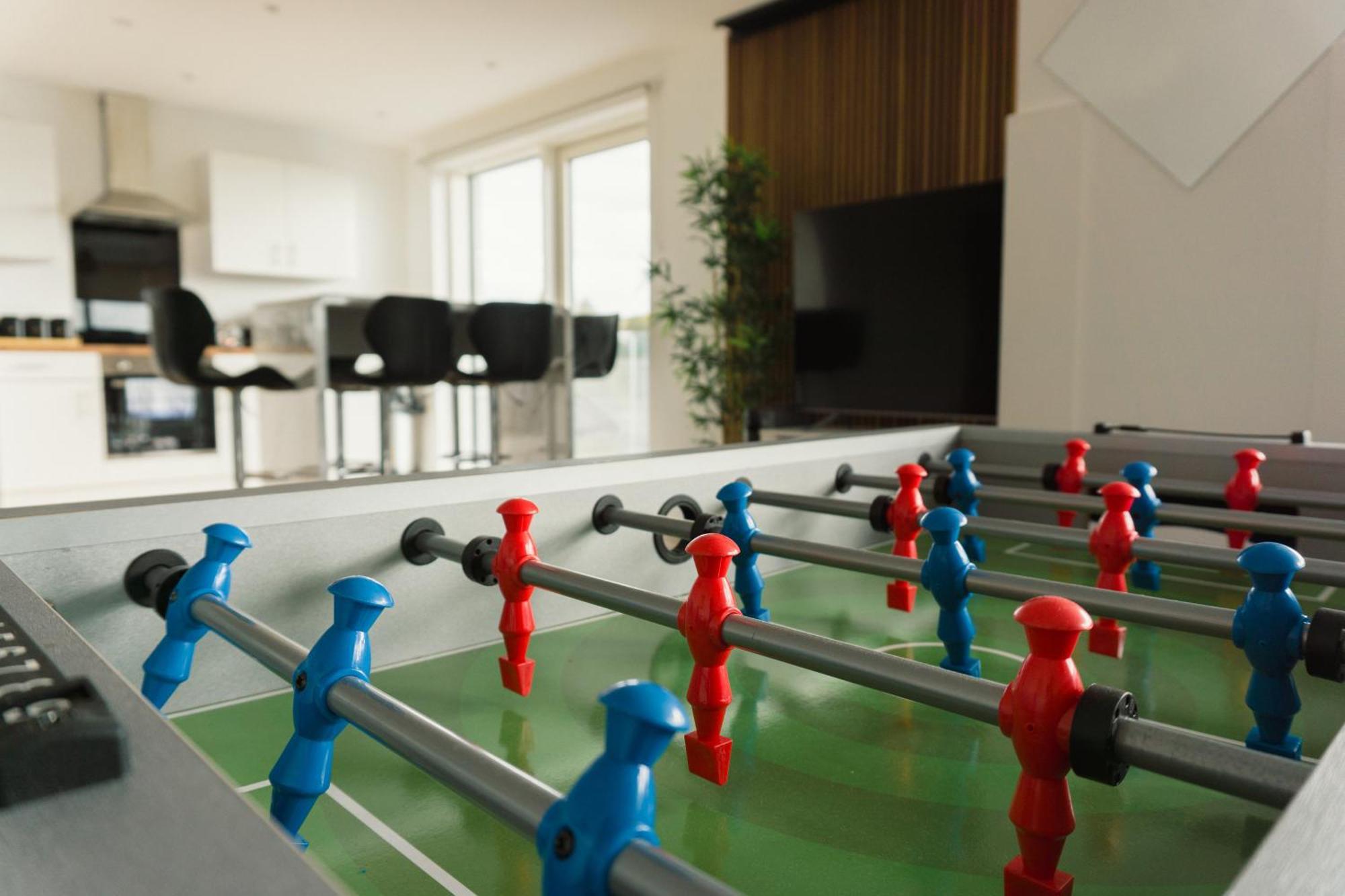 Manchester'S Luxurious 2-Bed Haven With Balcony - Canal Views & Proximity To Manchester United Екстериор снимка